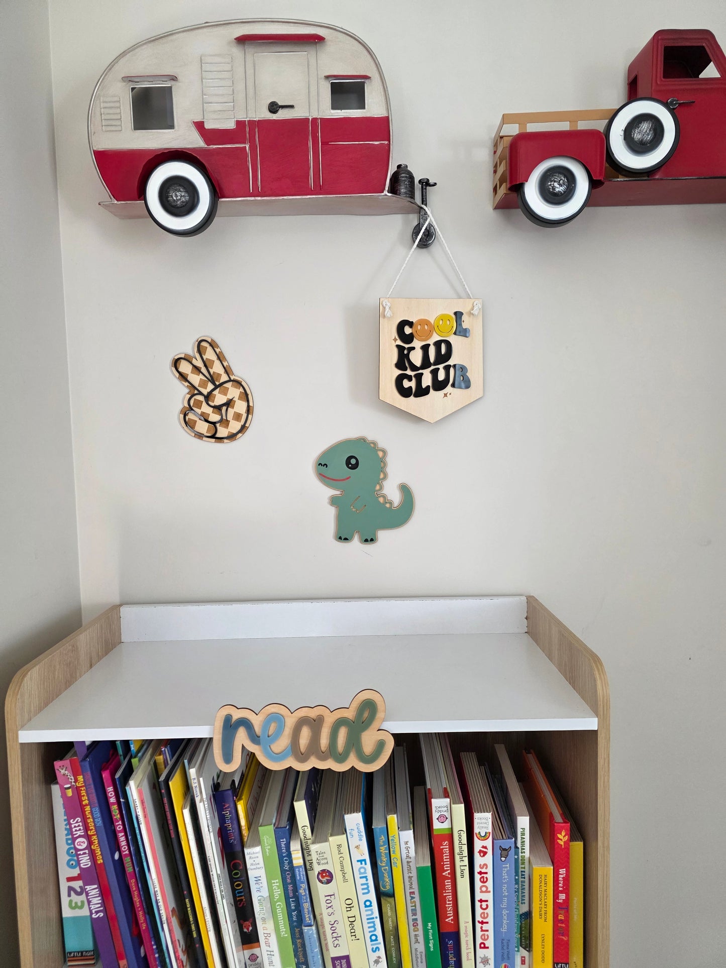 Dinosaur Wall/Shelf Décor