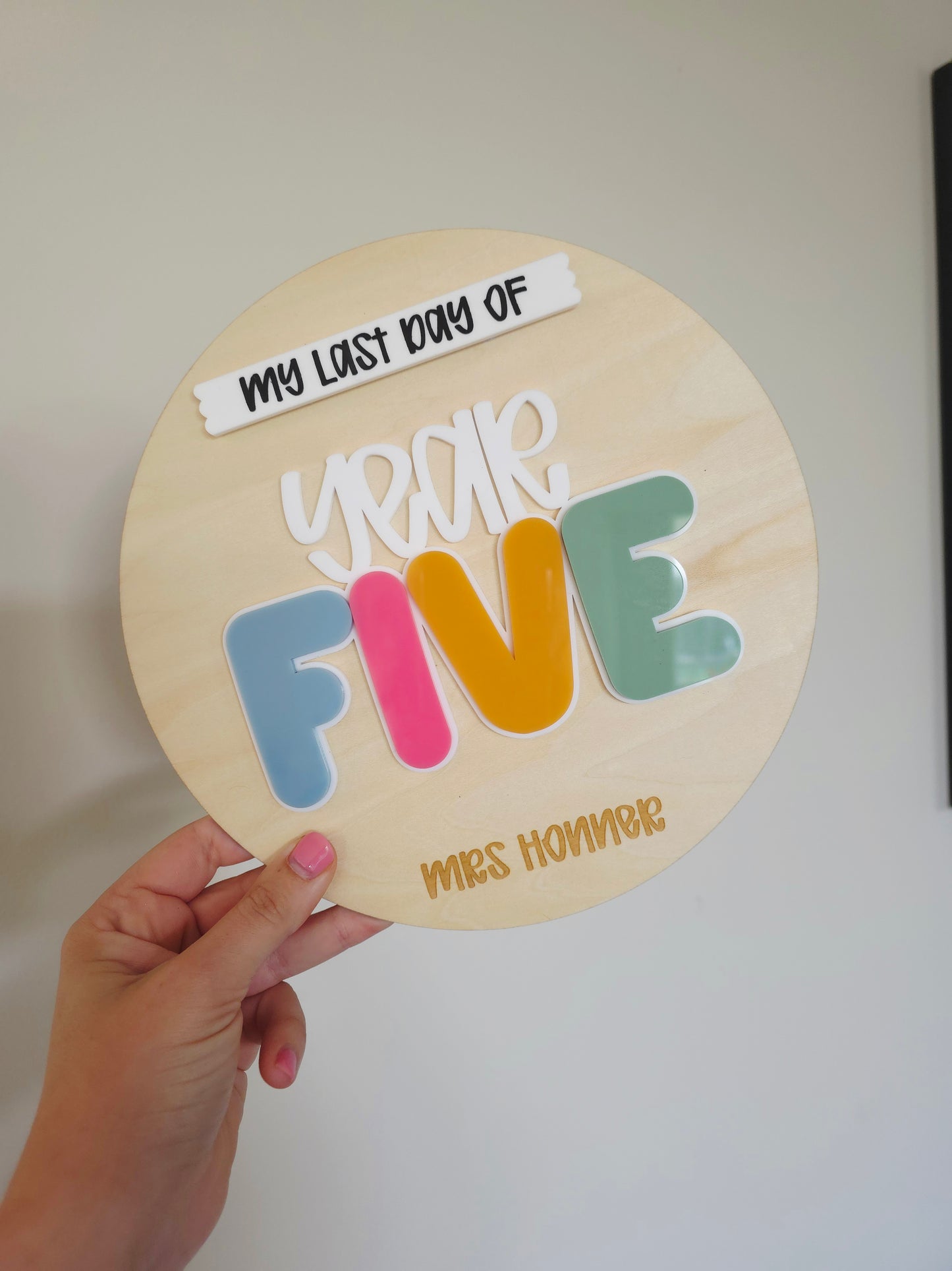 Round Interchangeable Classroom Sign for Teachers